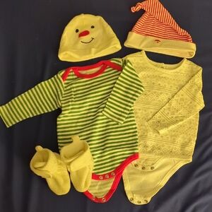 Christmas Baby Bundle - 2 Bodysuits, 2 Hats, 1 Fleece Booties
